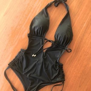 Vitamin A swimsuit / one-piece cut-out